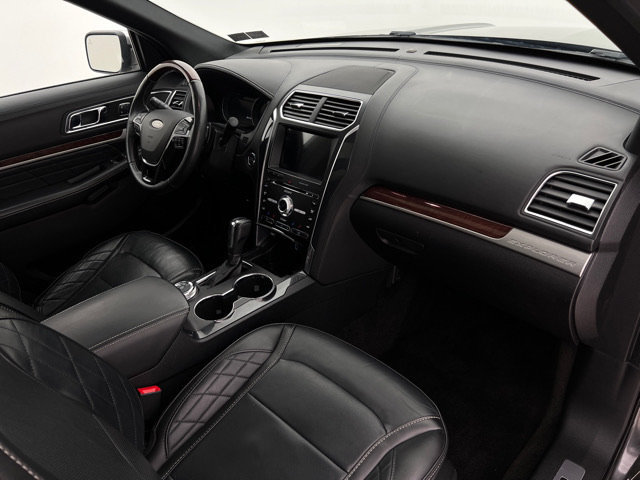 Used 2018 Ford Explorer Platinum AWD/4WD image 14