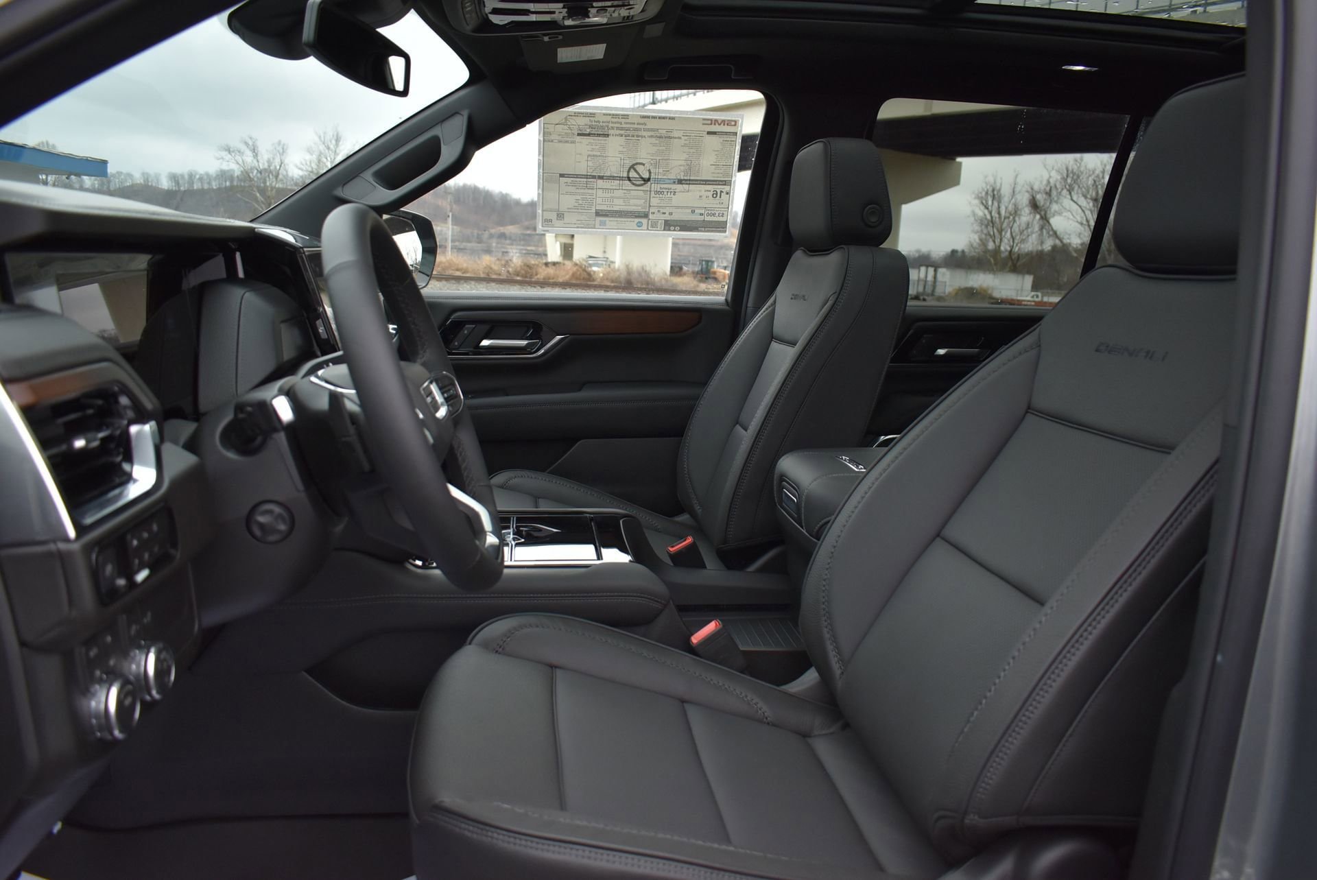 New 2026 GMC Yukon Denali w/ Sun & Power Step Package image 17