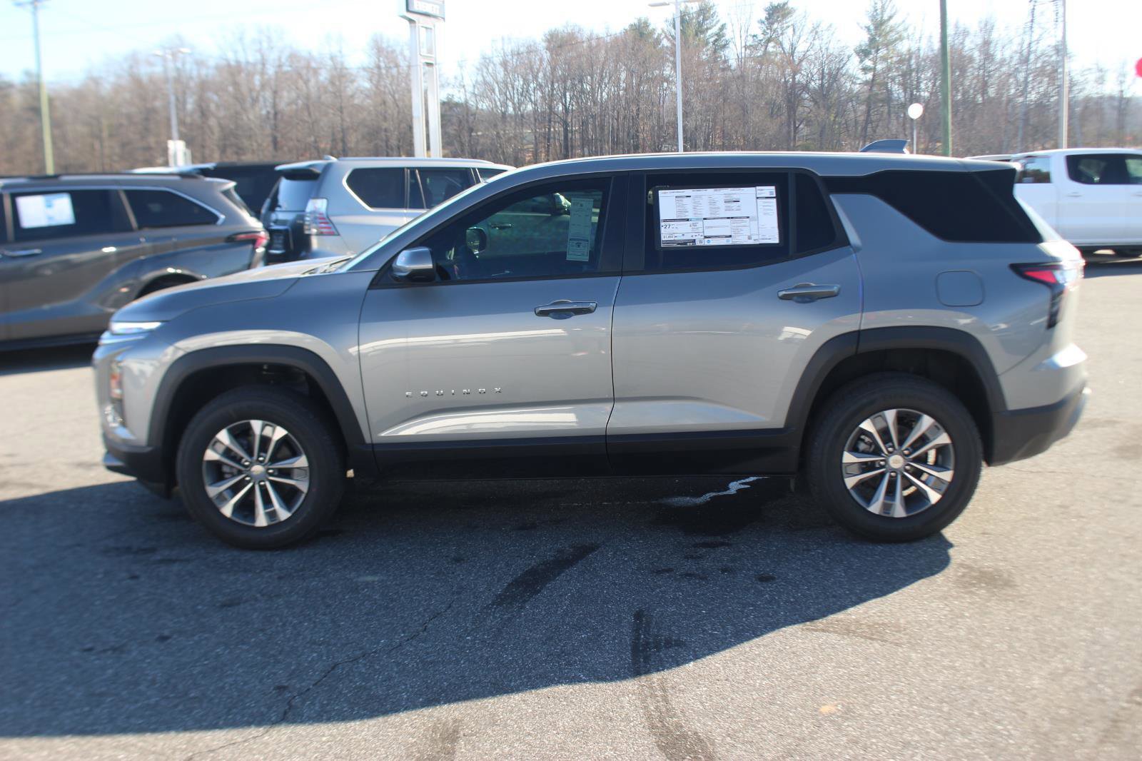 New 2026 Chevrolet Equinox LT image 4