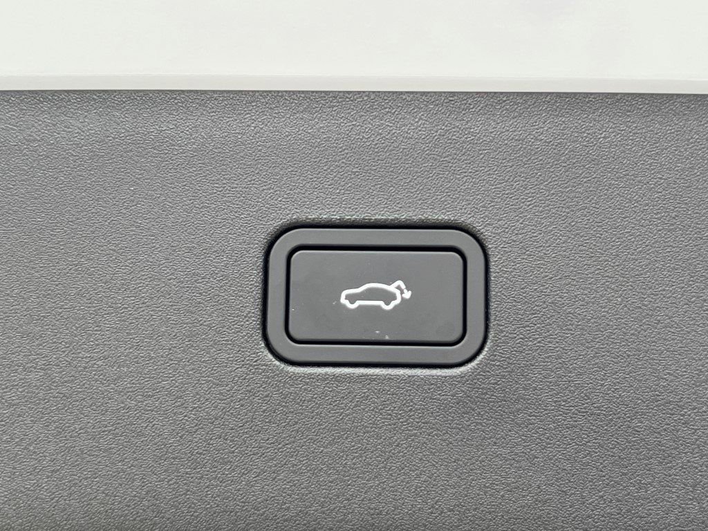 New 2026 Volvo EX30 Plus w/ Protection Package Premier image 13