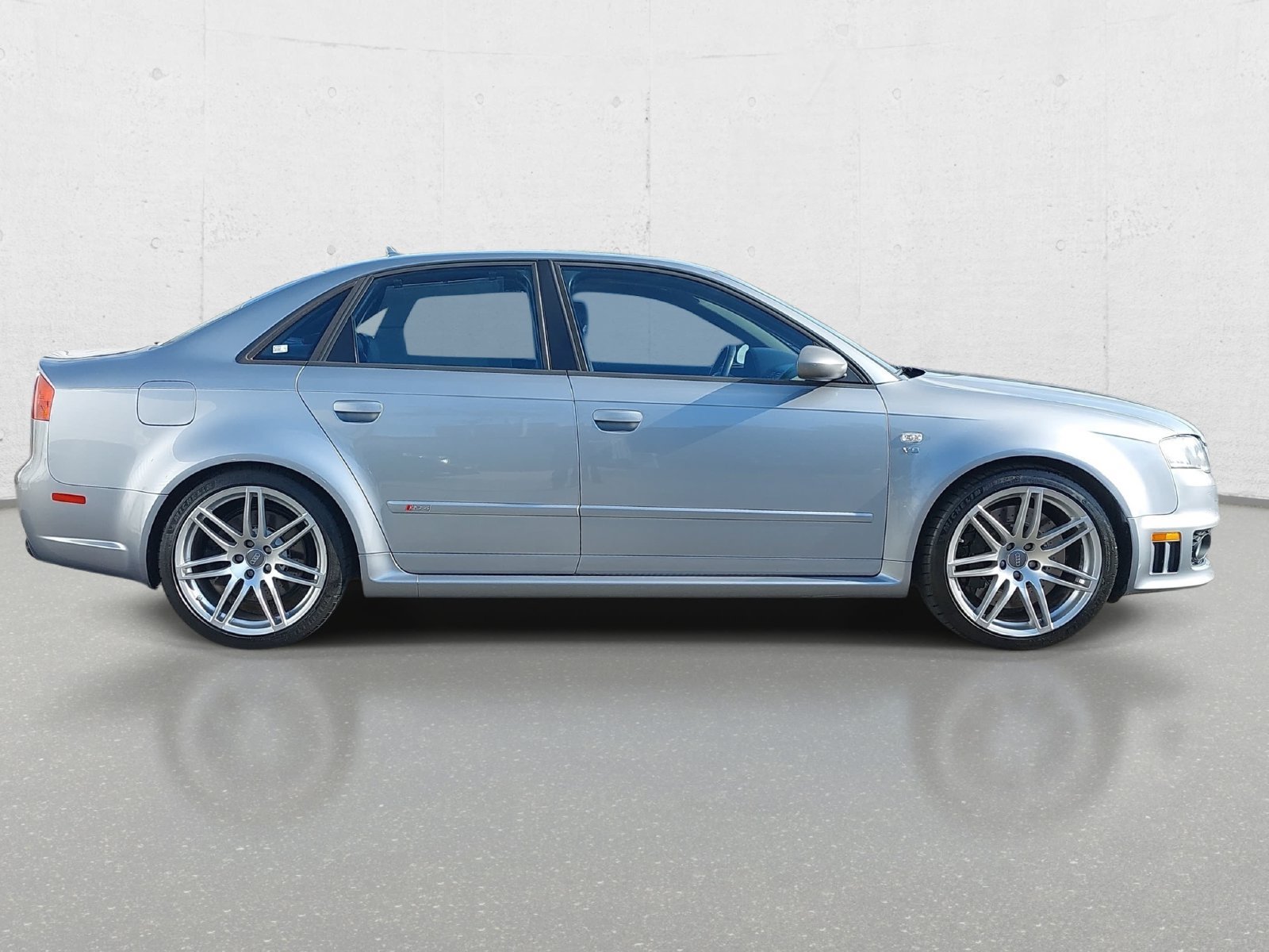 Used 2008 Audi RS 4 Sedan AWD/4WD image 4