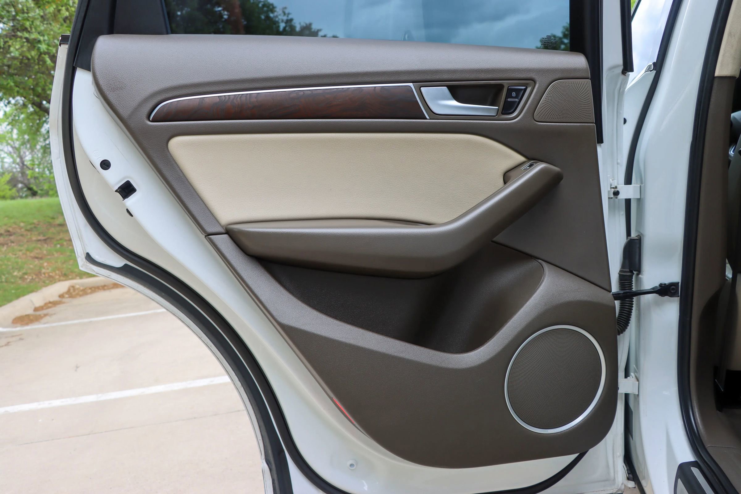 Used 2016 Audi Q5 2.0T Premium Plus w/ Technology Package image 12