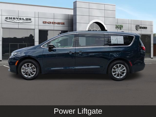 Used 2024 Chrysler Pacifica Touring-L AWD/4WD image 8