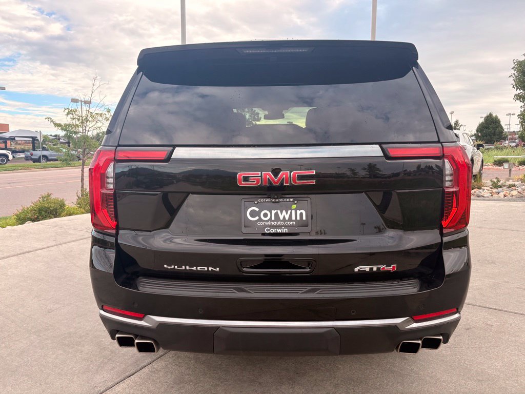 Used 2025 GMC Yukon AT4 AWD/4WD image 8