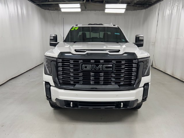 Used 2024 GMC Sierra 2500 Denali Ultimate AWD/4WD image 3