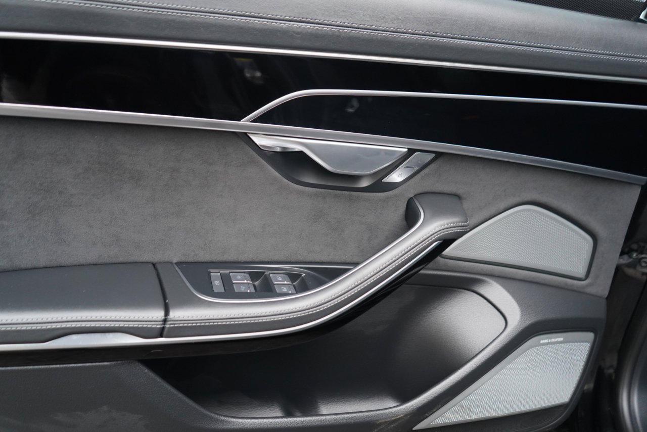 Used 2022 Audi S8 w/ S8 Comfort Plus Package image 40