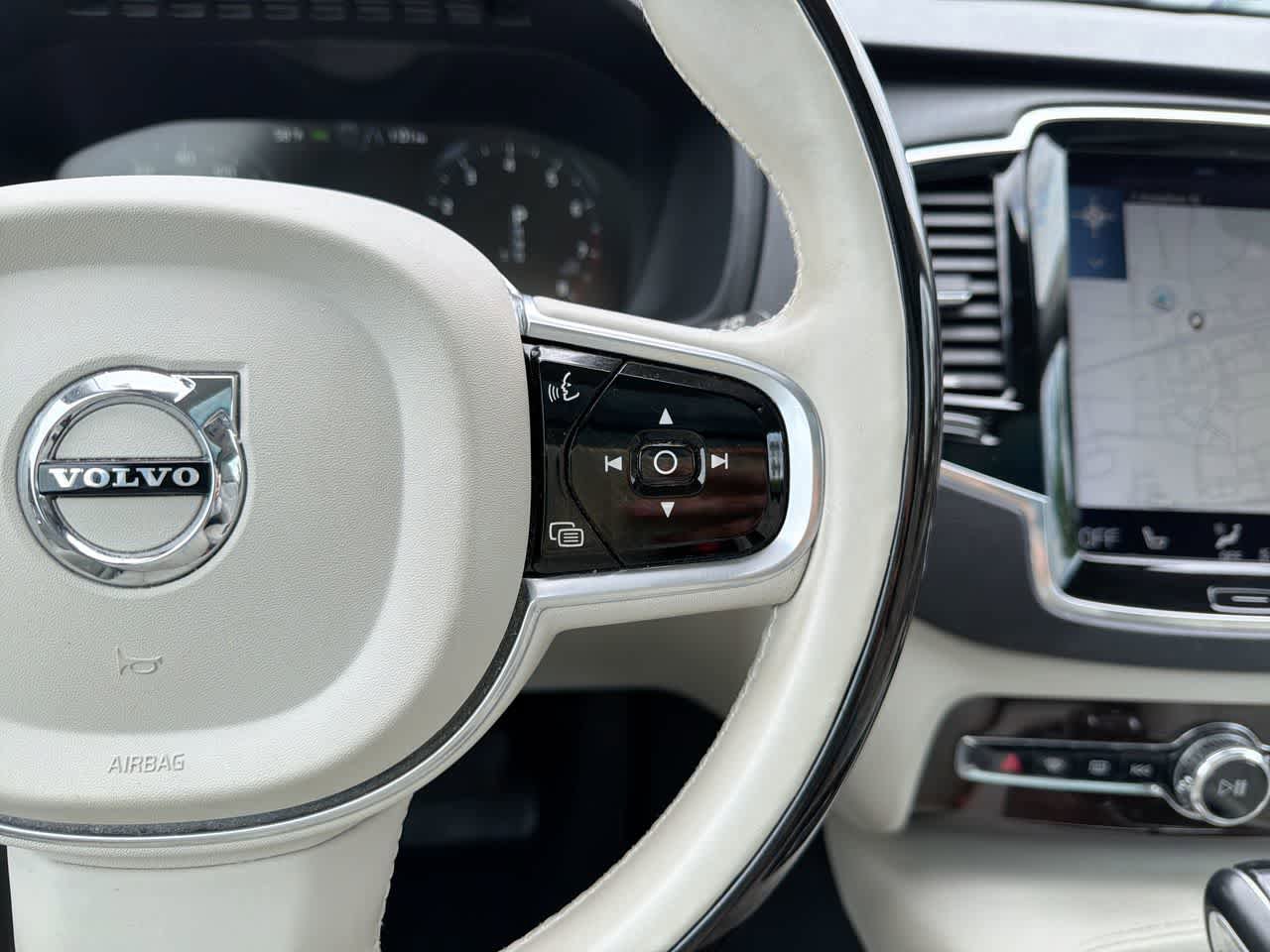 Used 2016 Volvo XC90 T6 Momentum w/ Protection Package Plus AWD/4WD image 30