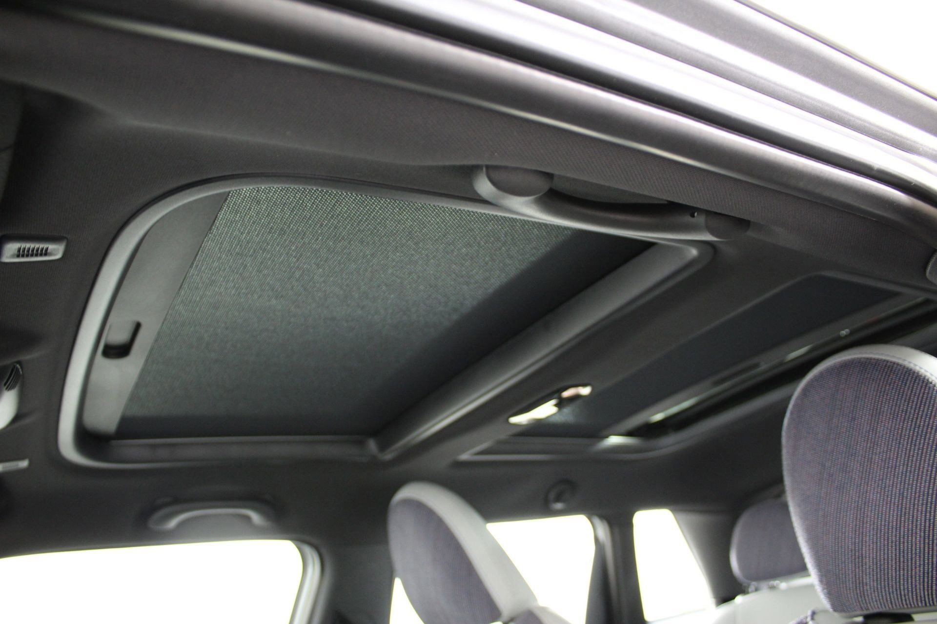 Used 2026 MINI Cooper 4-Door Hardtop FWD image 19