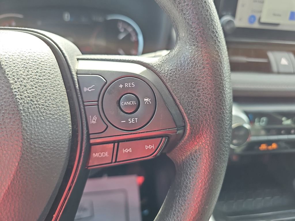 Used 2023 Toyota RAV4 XLE FWD image 22