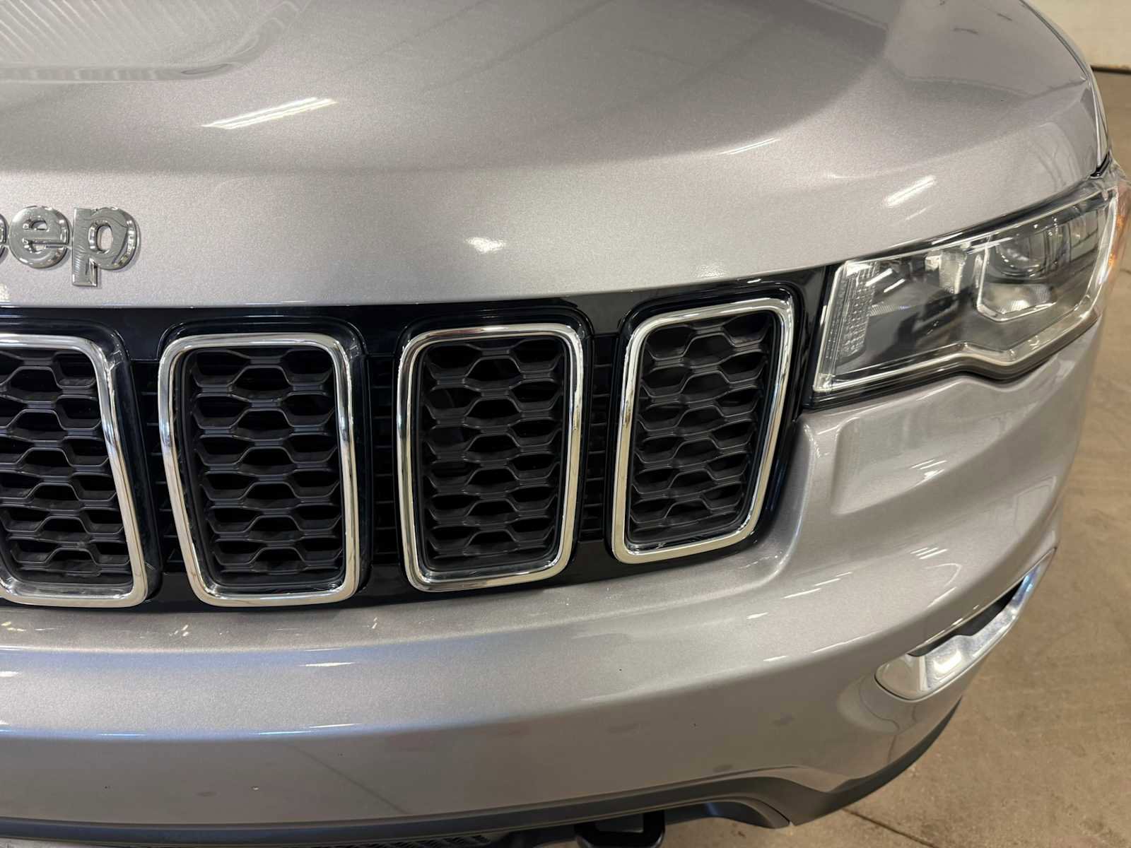 Certified 2020 Jeep Grand Cherokee Laredo w/ Quick Order Package 2BN North AWD/4WD image 5