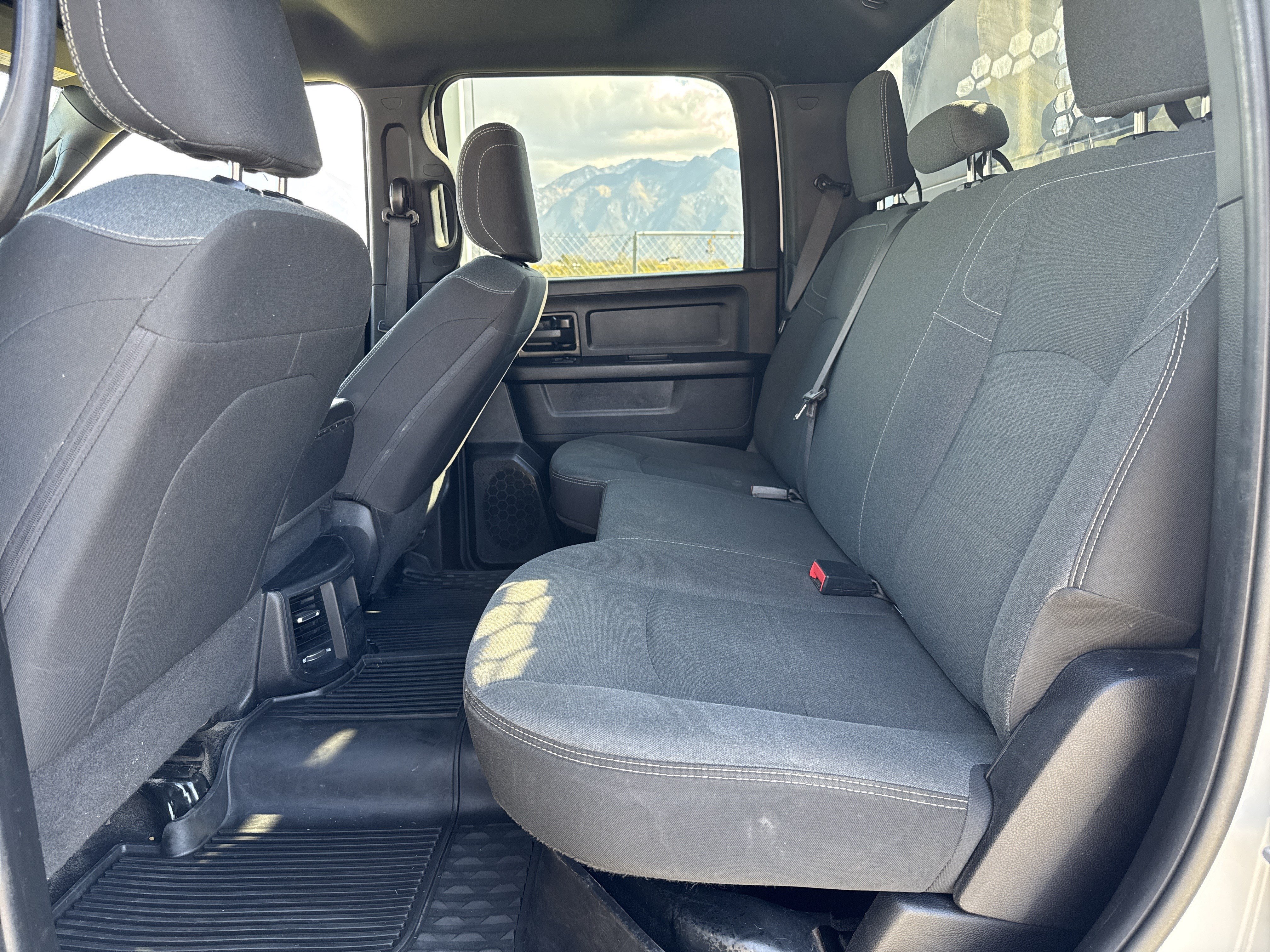 Used 2022 RAM 3500 Tradesman w/ Chrome Appearance Group AWD/4WD image 18