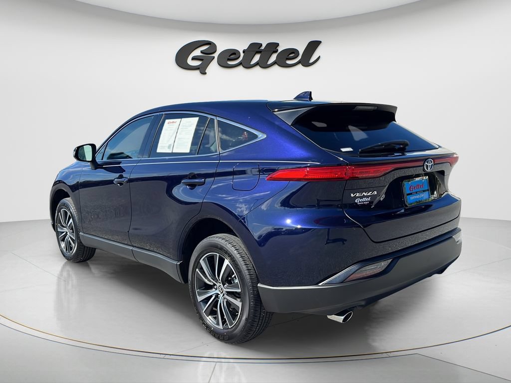 Used 2024 Toyota Venza LE AWD/4WD image 7