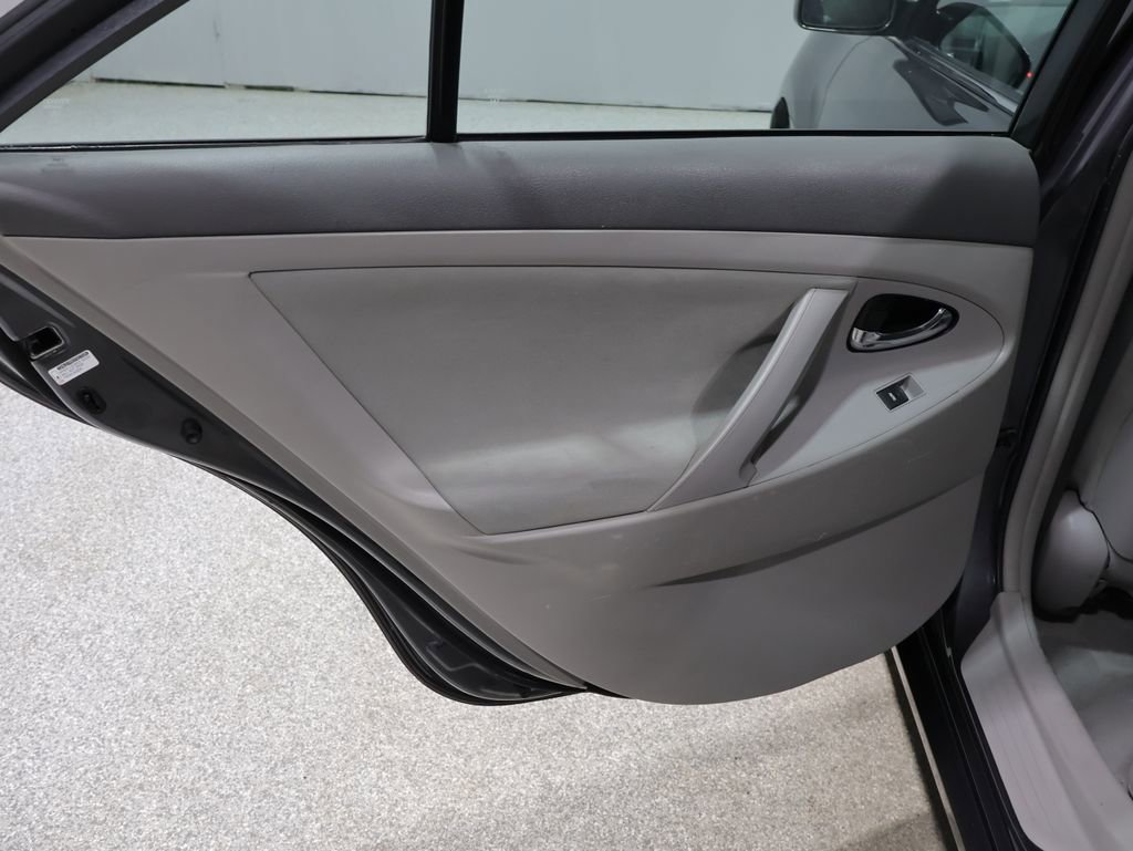 Used 2011 Toyota Camry LE w/ LE Extra-Value Pkg image 19