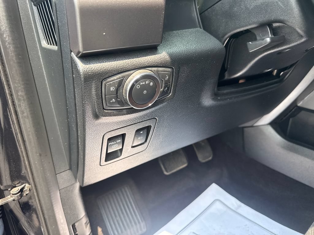 Used 2019 Ford F150 XLT w/ Equipment Group 302A Luxury AWD/4WD image 24