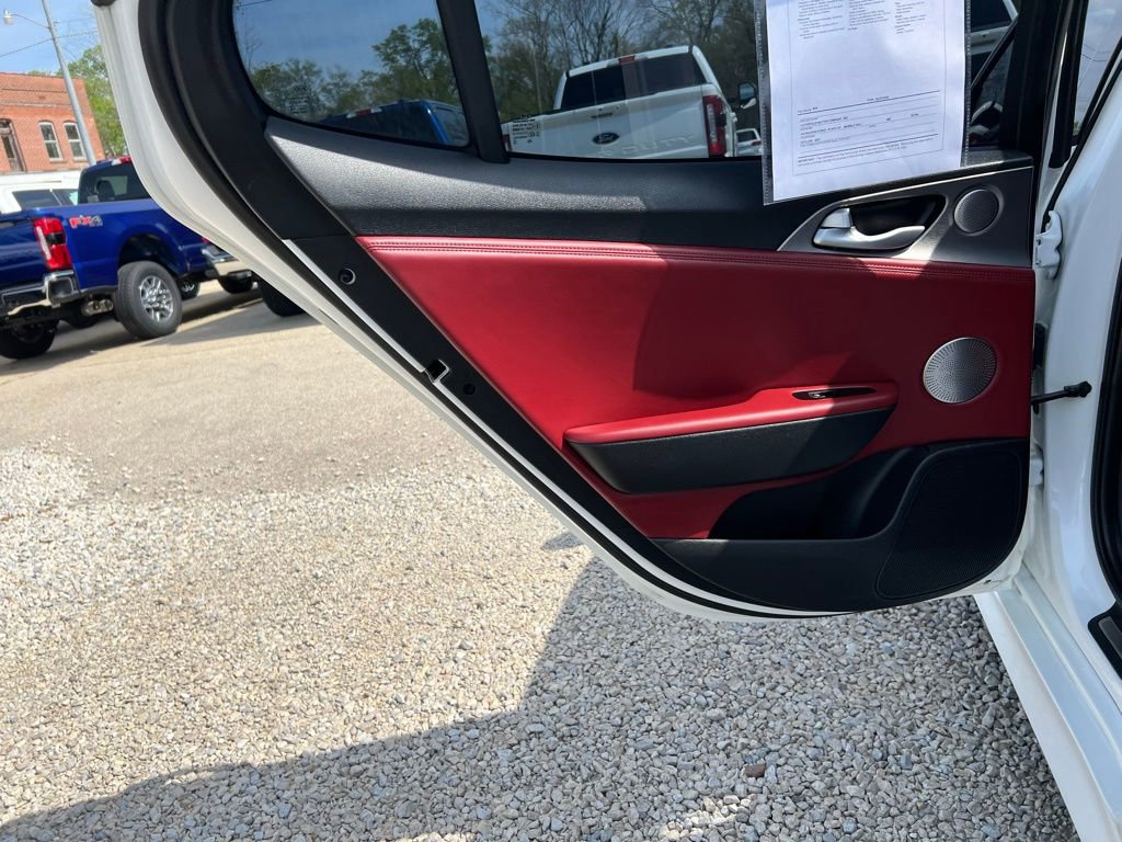 Used 2019 Kia Stinger GT1 AWD/4WD image 16