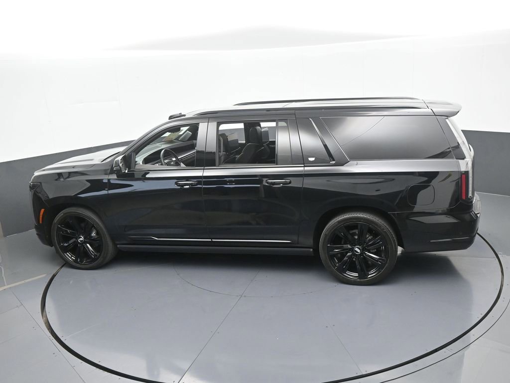 Used 2025 Cadillac Escalade ESV Sport w/ Touring Package image 61
