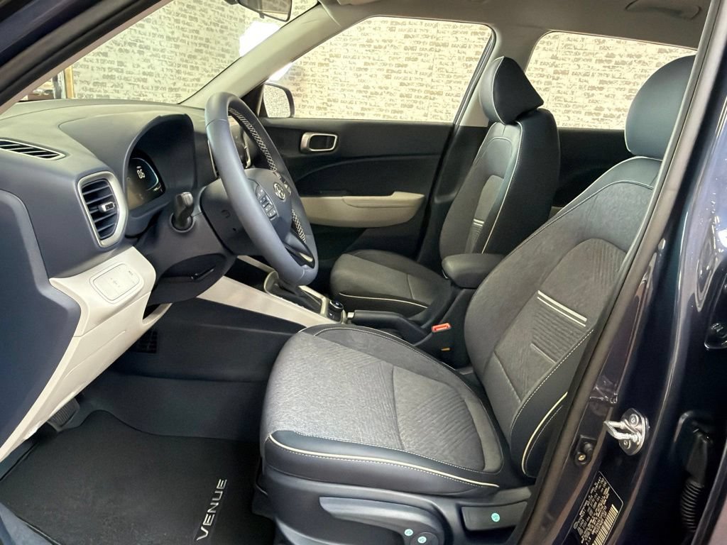 New 2026 Hyundai Venue SEL FWD image 23