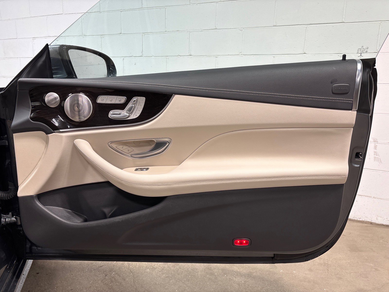 Used 2022 Mercedes-Benz E 450 4MATIC Cabriolet image 32