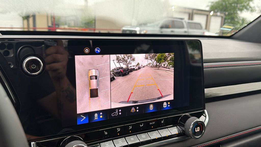 Used 2024 Chevrolet Colorado Z71 w/ Z71 Convenience Package 2 image 28