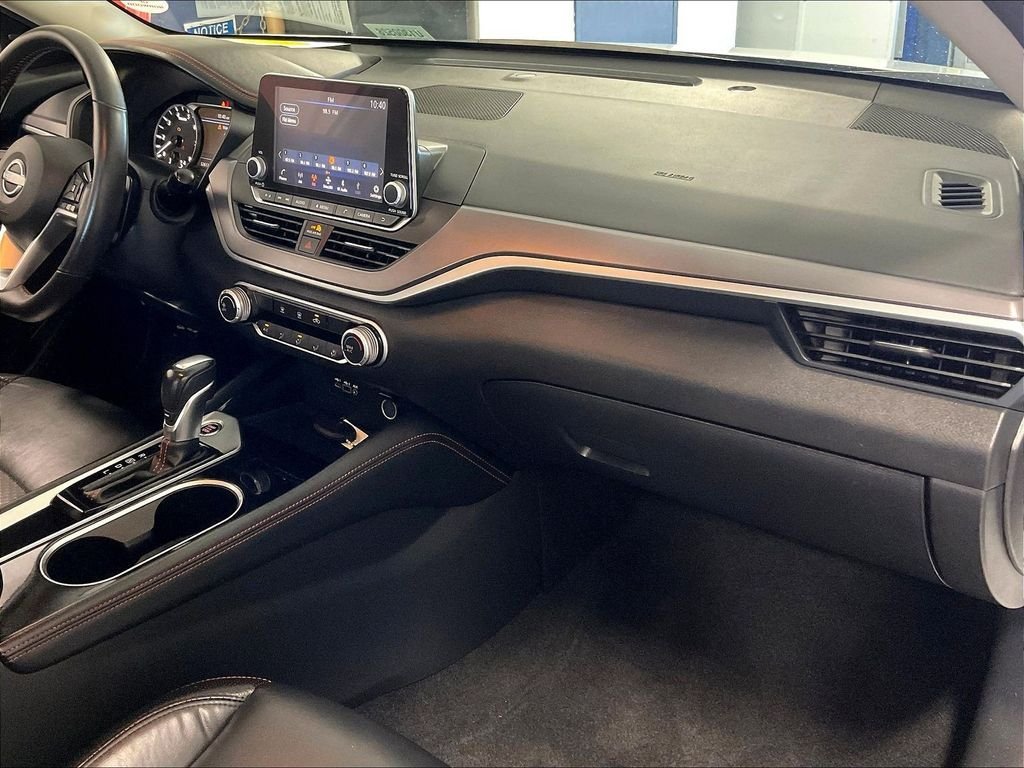 Used 2024 Nissan Altima 2.5 SR FWD image 14