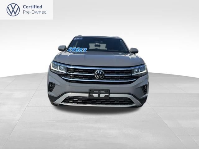 Certified 2022 Volkswagen Atlas Cross Sport SE w/ Panoramic Sunroof Package image 3