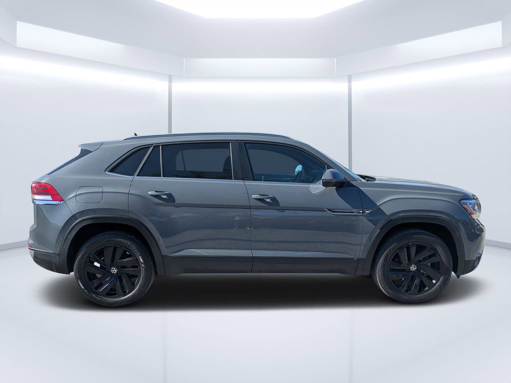 Used 2021 Volkswagen Atlas Cross Sport SE image 2