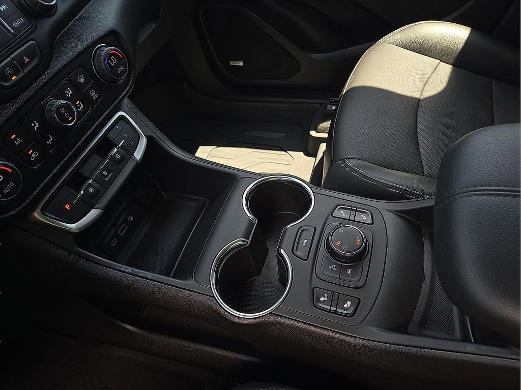 Used 2024 GMC Terrain SLT w/ Infotainment Package II AWD/4WD image 20