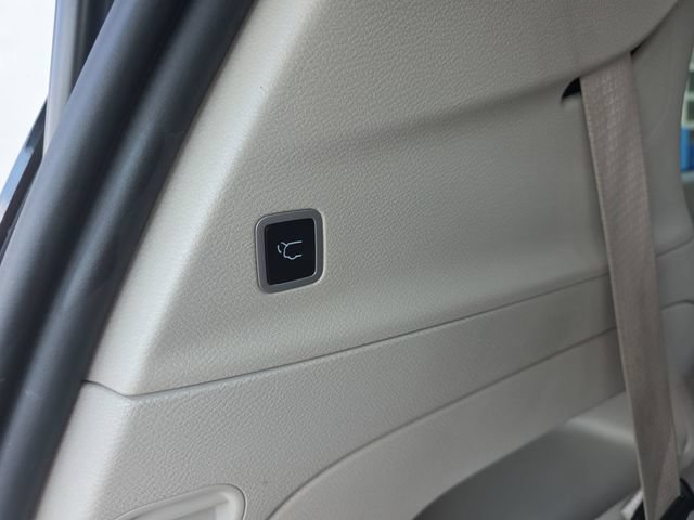 Used 2023 Chrysler Pacifica Touring-L FWD image 15
