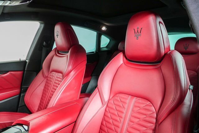 Used 2019 Maserati Levante S GranSport image 2