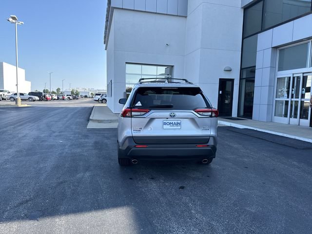Used 2023 Toyota RAV4 XLE Premium AWD/4WD image 4
