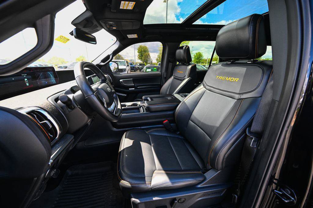 Used 2025 Ford Expedition Tremor AWD/4WD image 20