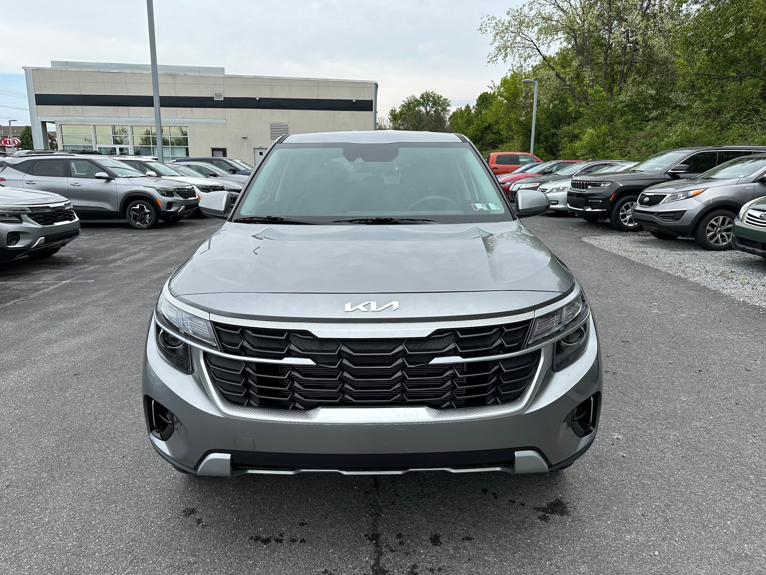 New 2026 Kia Seltos LX AWD/4WD image 2