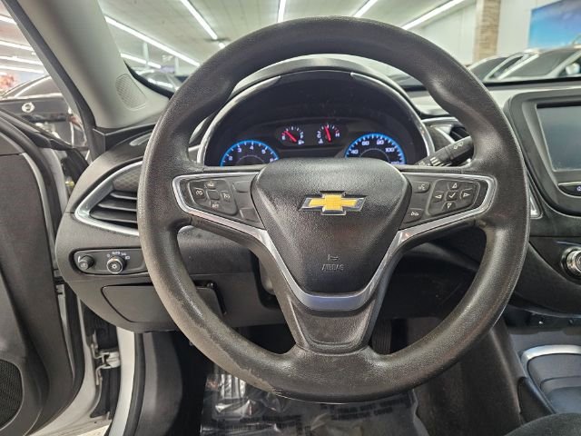 Used 2016 Chevrolet Malibu LT image 10