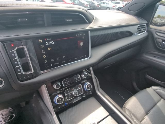 Used 2024 GMC Yukon Denali AWD/4WD image 32