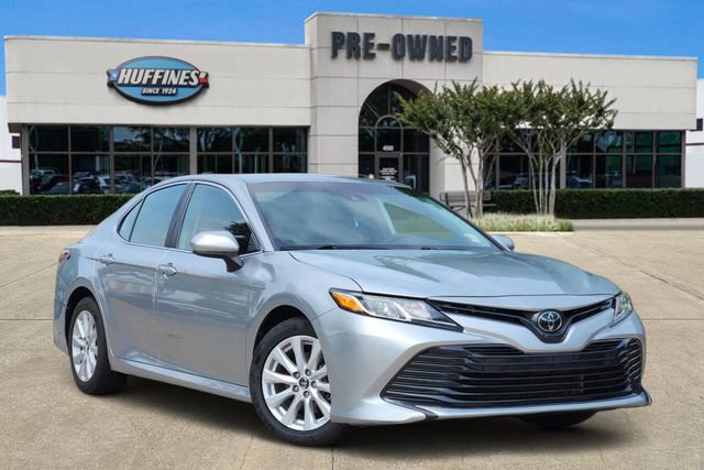 Used 2019 Toyota Camry LE FWD image 1