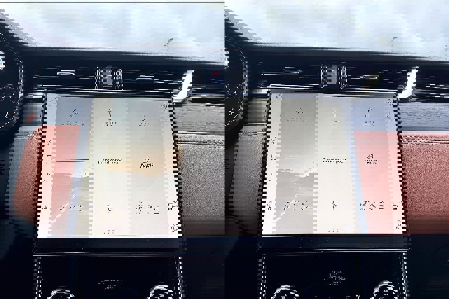 Used 2024 Jaguar XF R-Dynamic SE AWD/4WD image 34