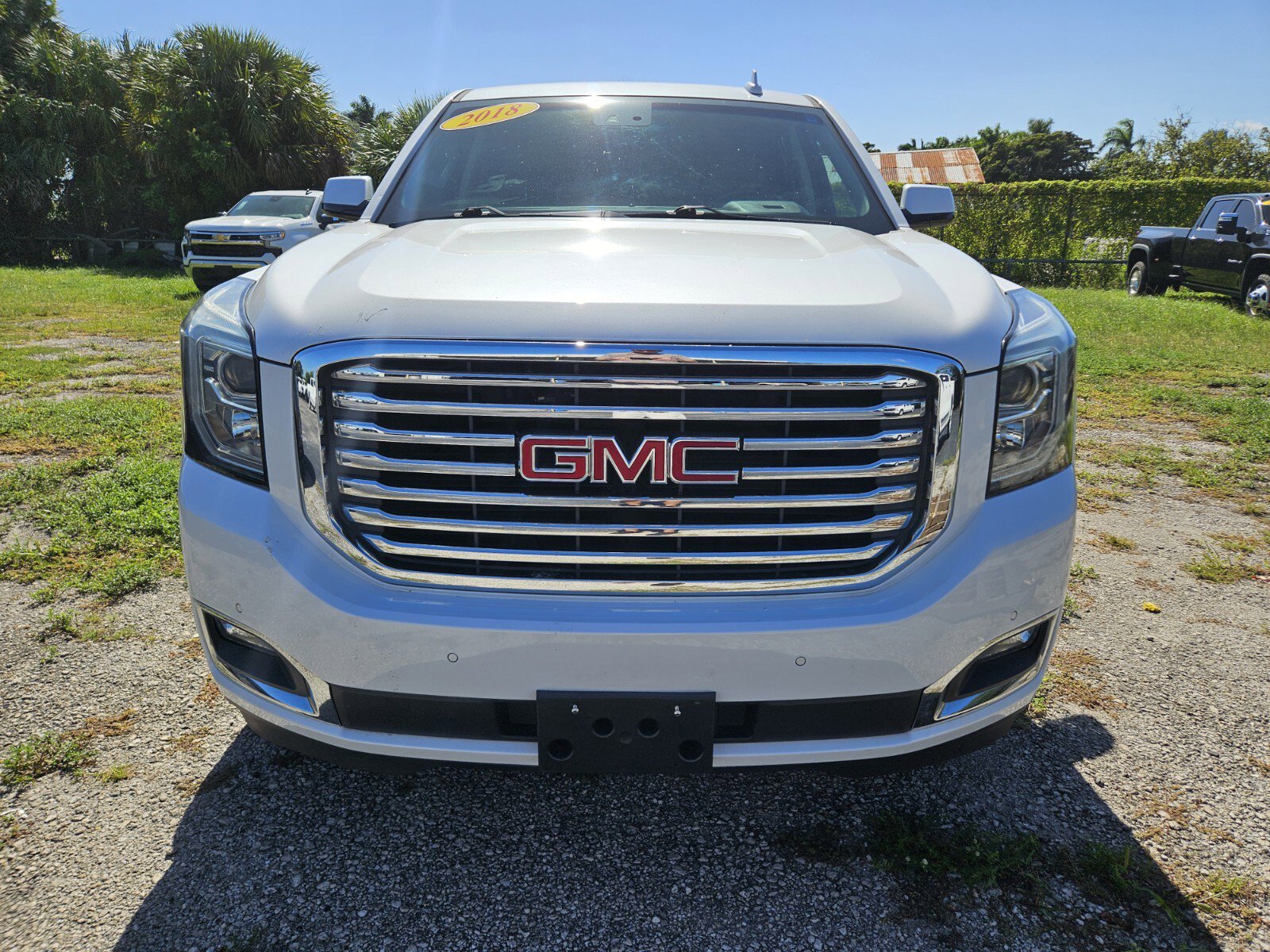 Used 2018 GMC Yukon XL SLT w/ Premium Edition image 2