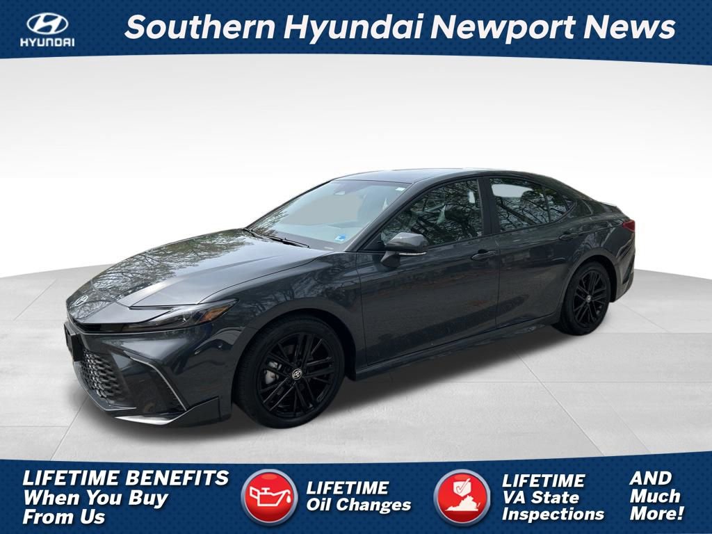 Used 2025 Toyota Camry SE w/ Convenience Package image 1