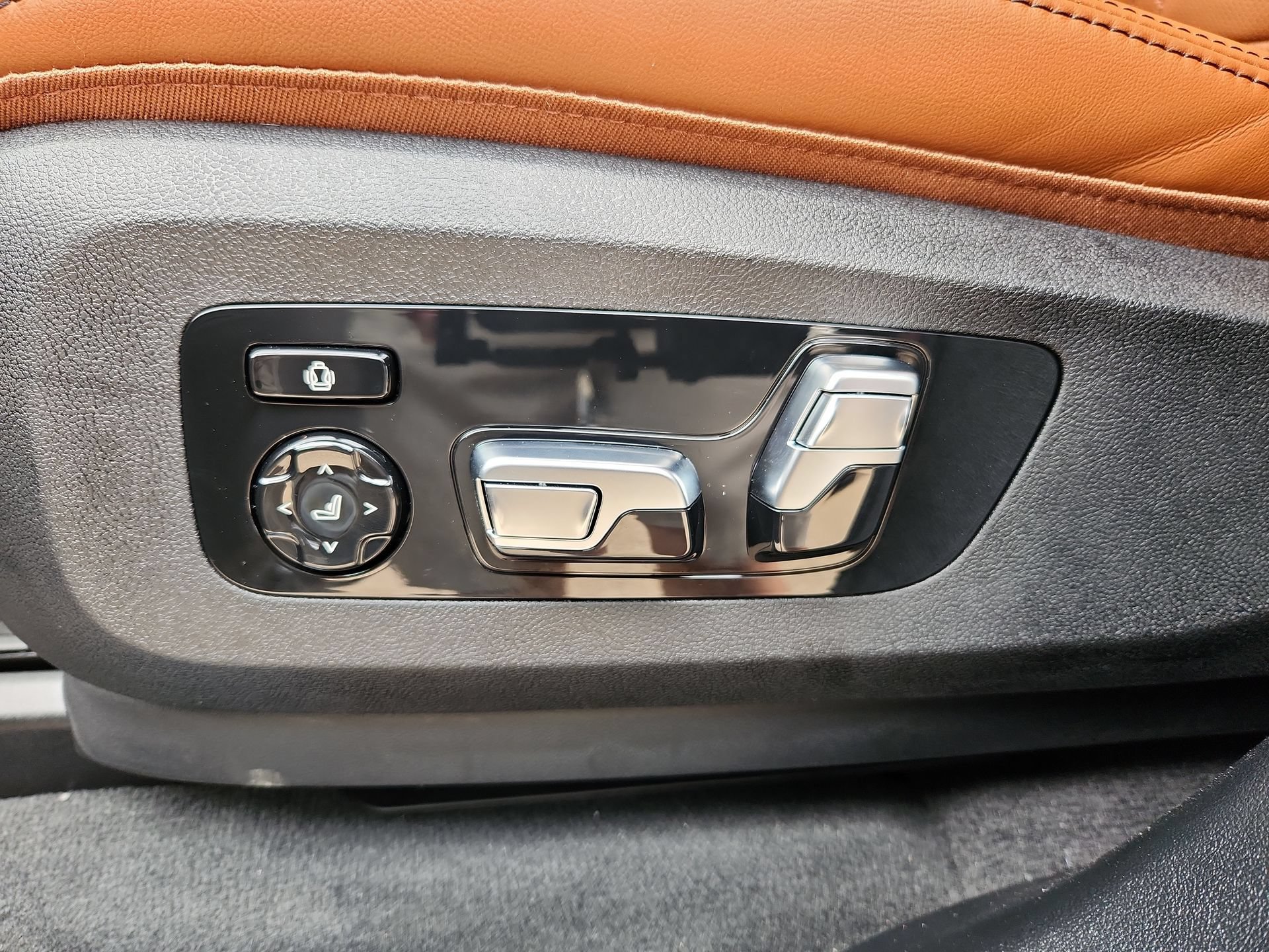 New 2026 BMW ALPINA XB7 AWD/4WD image 17