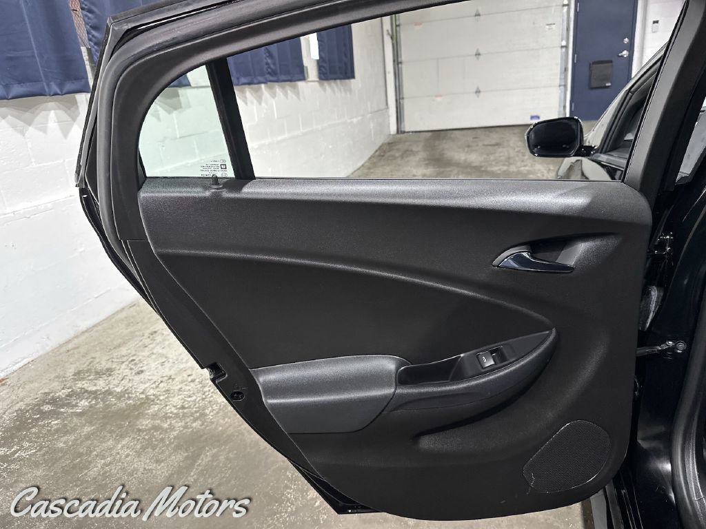 Used 2017 Chevrolet Volt LT w/ Comfort Package FWD image 20