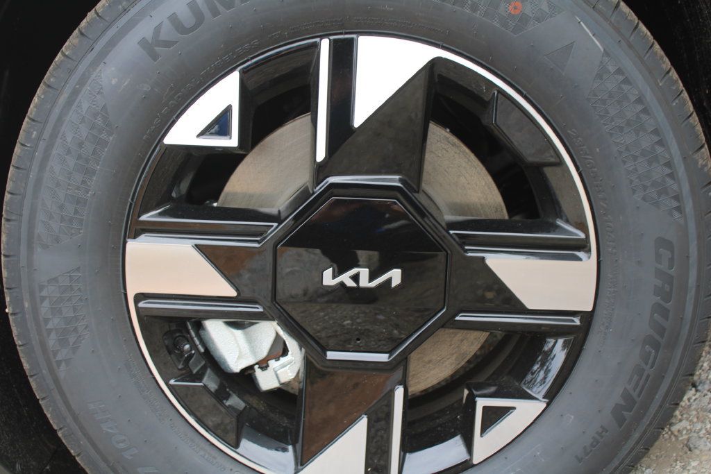 New 2027 Kia Sportage LX FWD image 17