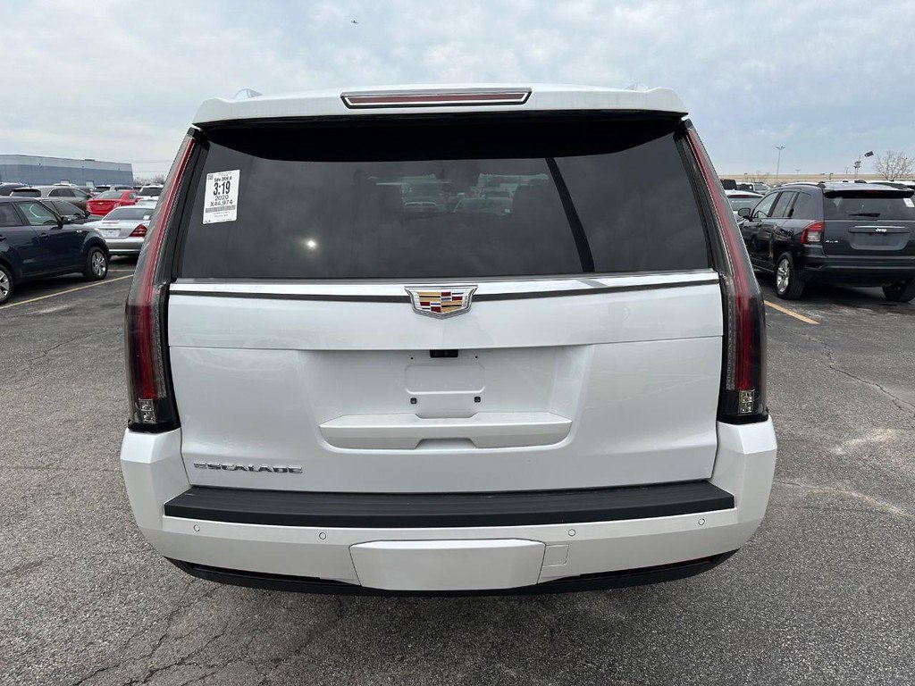 Used 2020 Cadillac Escalade Platinum image 4