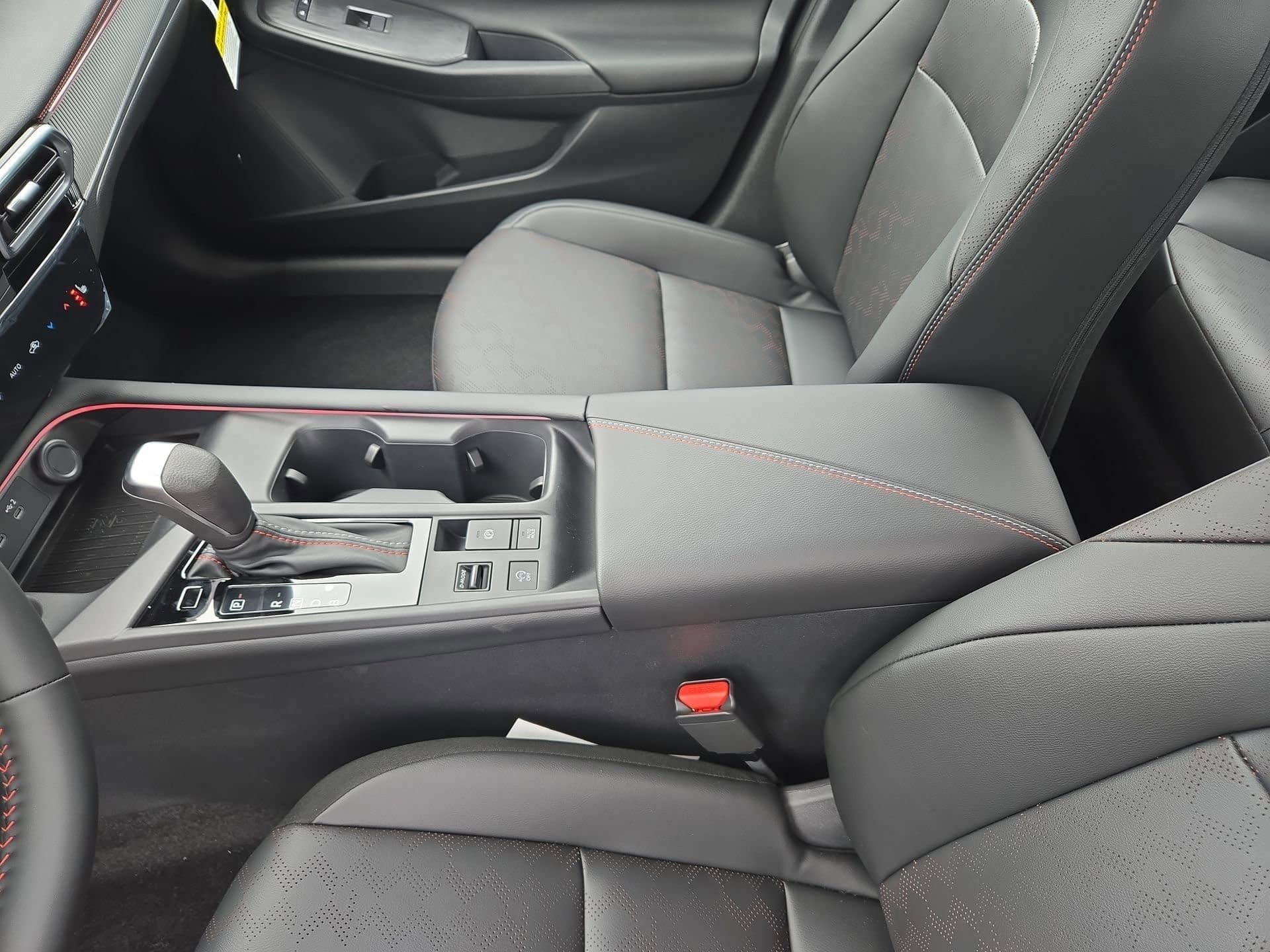 New 2026 Nissan Sentra SR w/ SR Premium Package FWD image 33