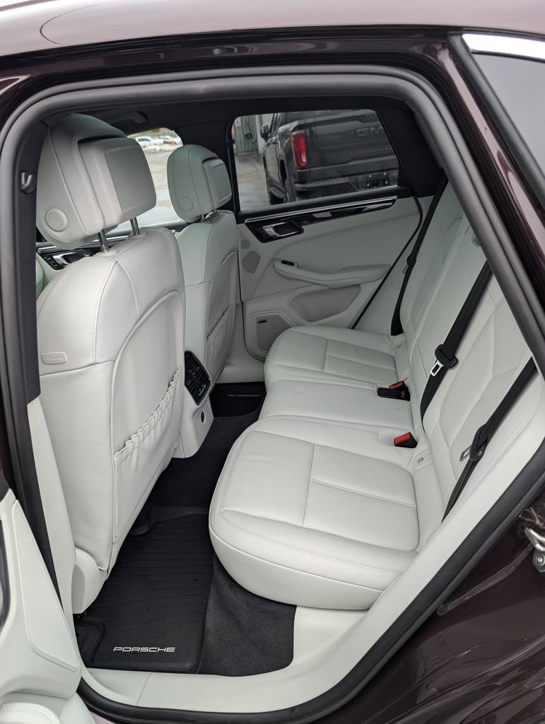 Used 2024 Porsche Macan image 15