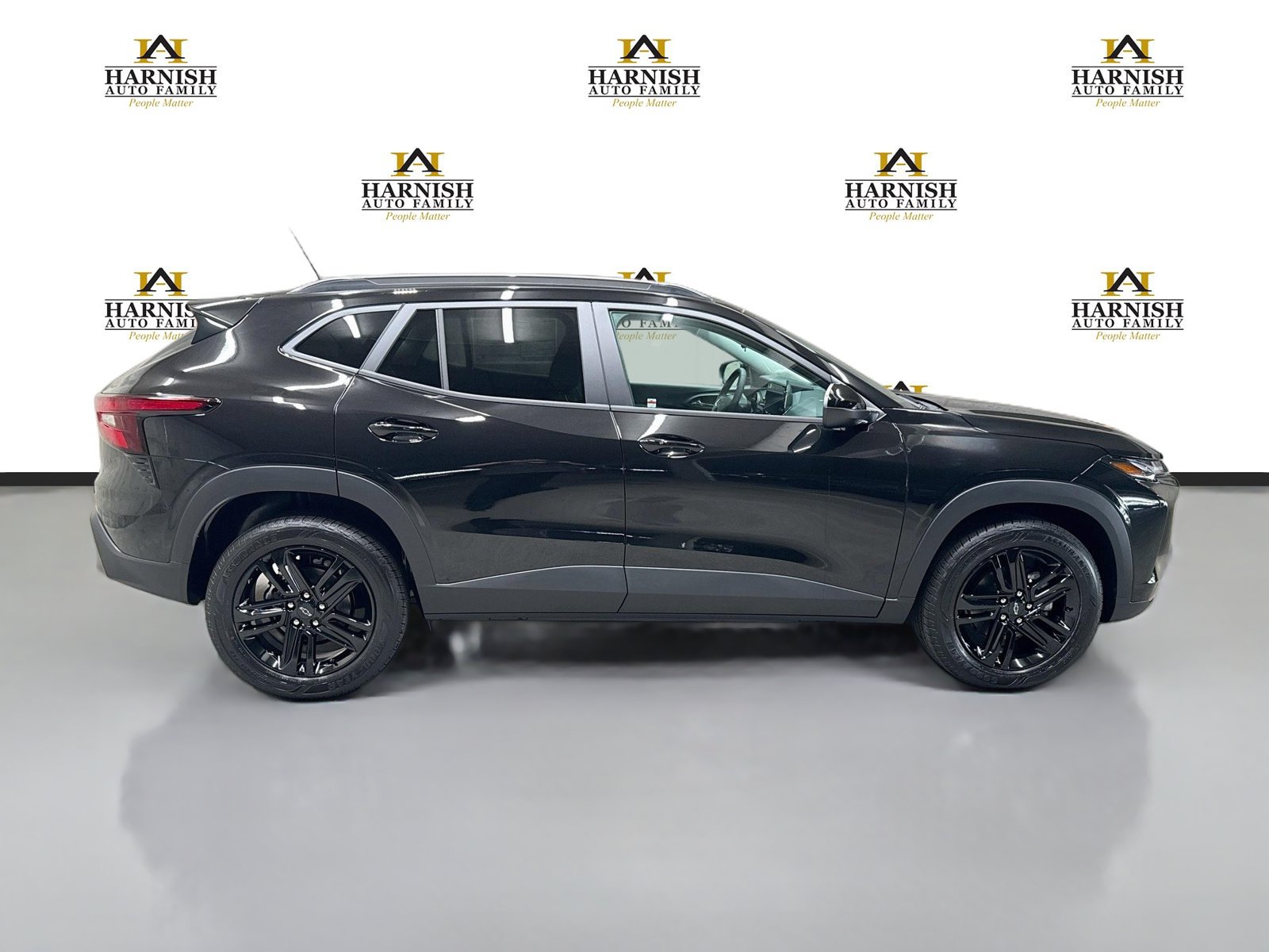 New 2026 Chevrolet Trax ACTIV w/ Sunroof Package FWD image 4
