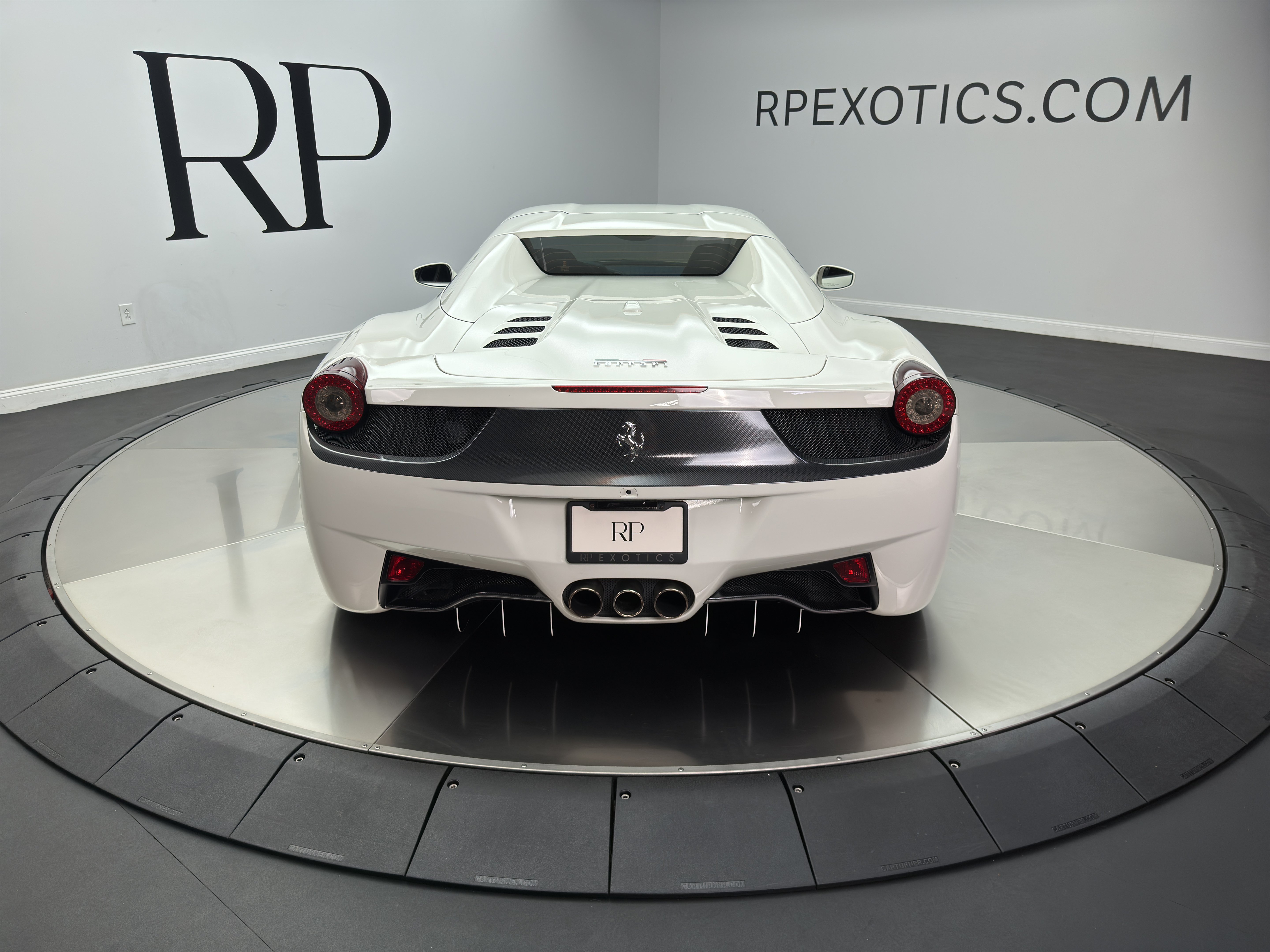 Used 2014 Ferrari 458 Spider RWD image 16