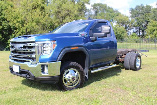 Used 2022 GMC Sierra 3500 SLE w/ SLE Convenience Package image 2