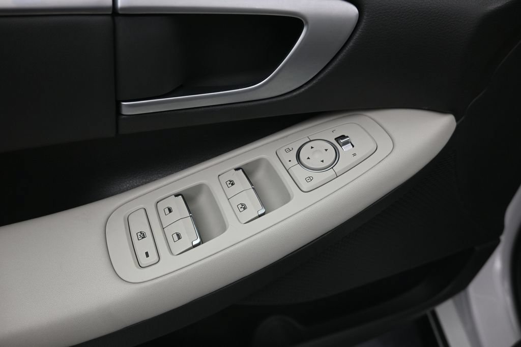 Used 2025 Hyundai Sonata SEL FWD image 11