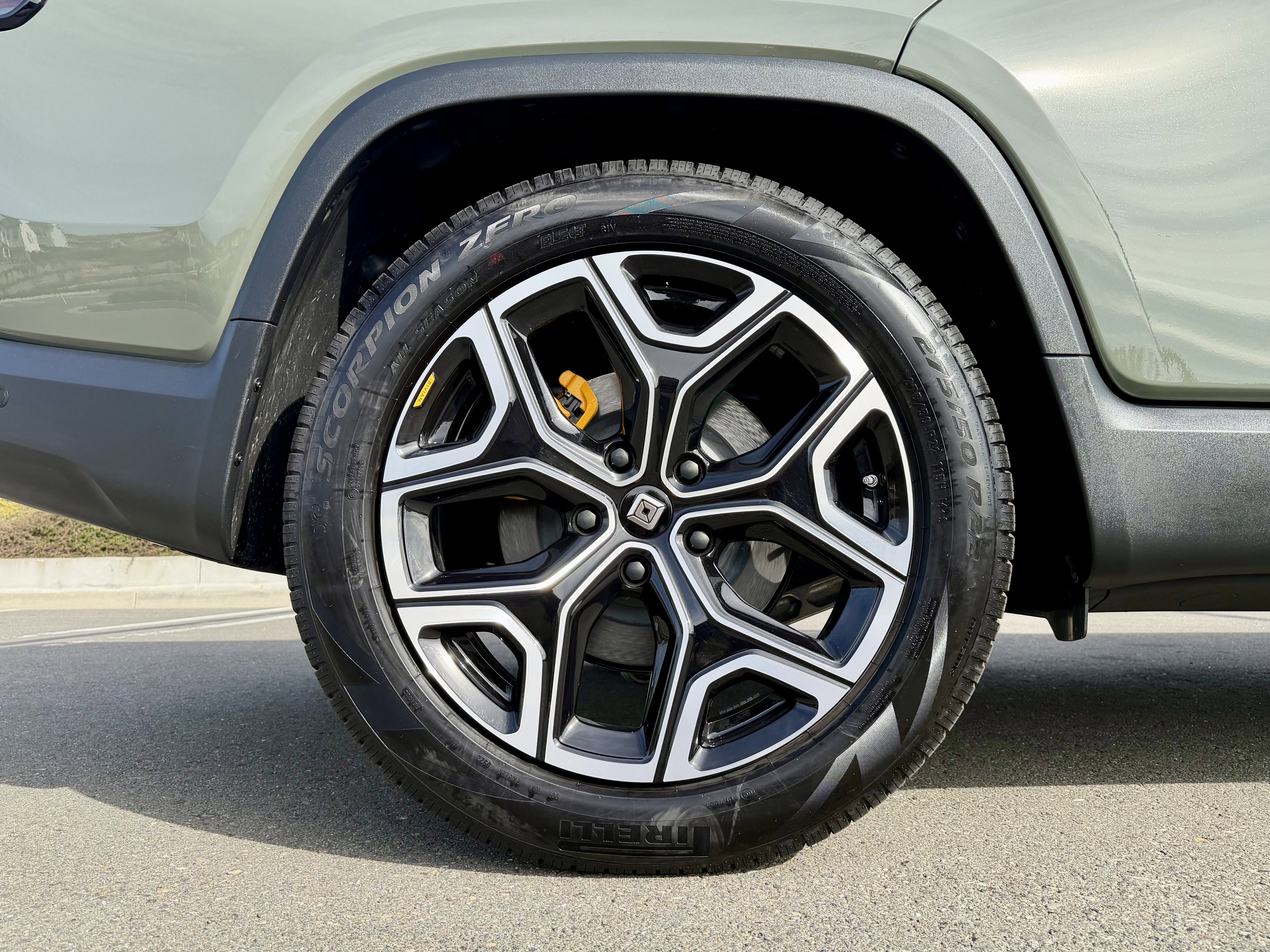 Used 2022 Rivian R1T Launch Edition image 26