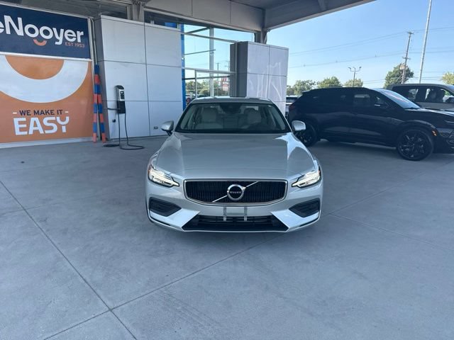 Used 2020 Volvo S60 T6 Momentum AWD/4WD image 2
